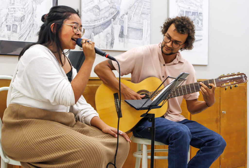 Konzert mit Pablo Marcos Oliveira Gisler, siebensaitige Gitarre und Nina Leono, Gesang