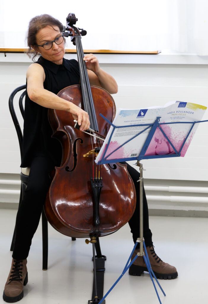 Beatrice Hovorka, Violoncello